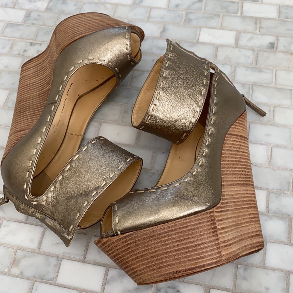 Zanotti platform sky high  wedge metallic gold size 37